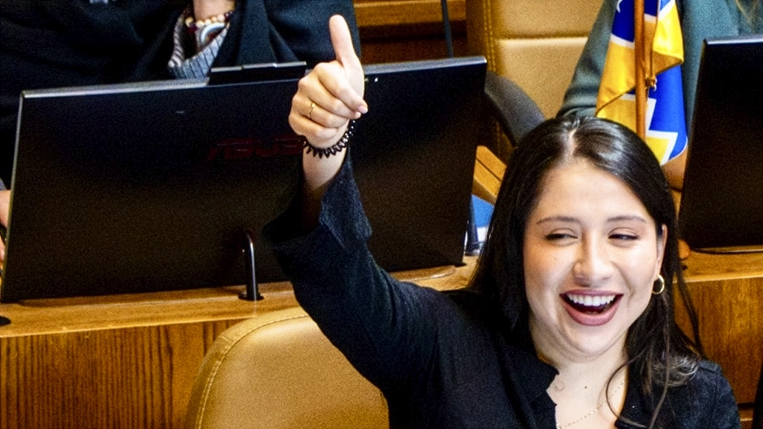 Consuelo Veloso promoviendo la participación en las elecciones